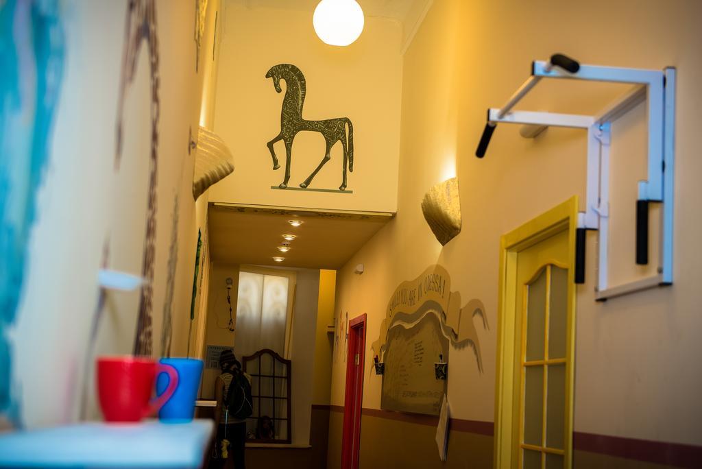 Centro Комнаты И Аппартаменты Hostel Odessa Buitenkant foto